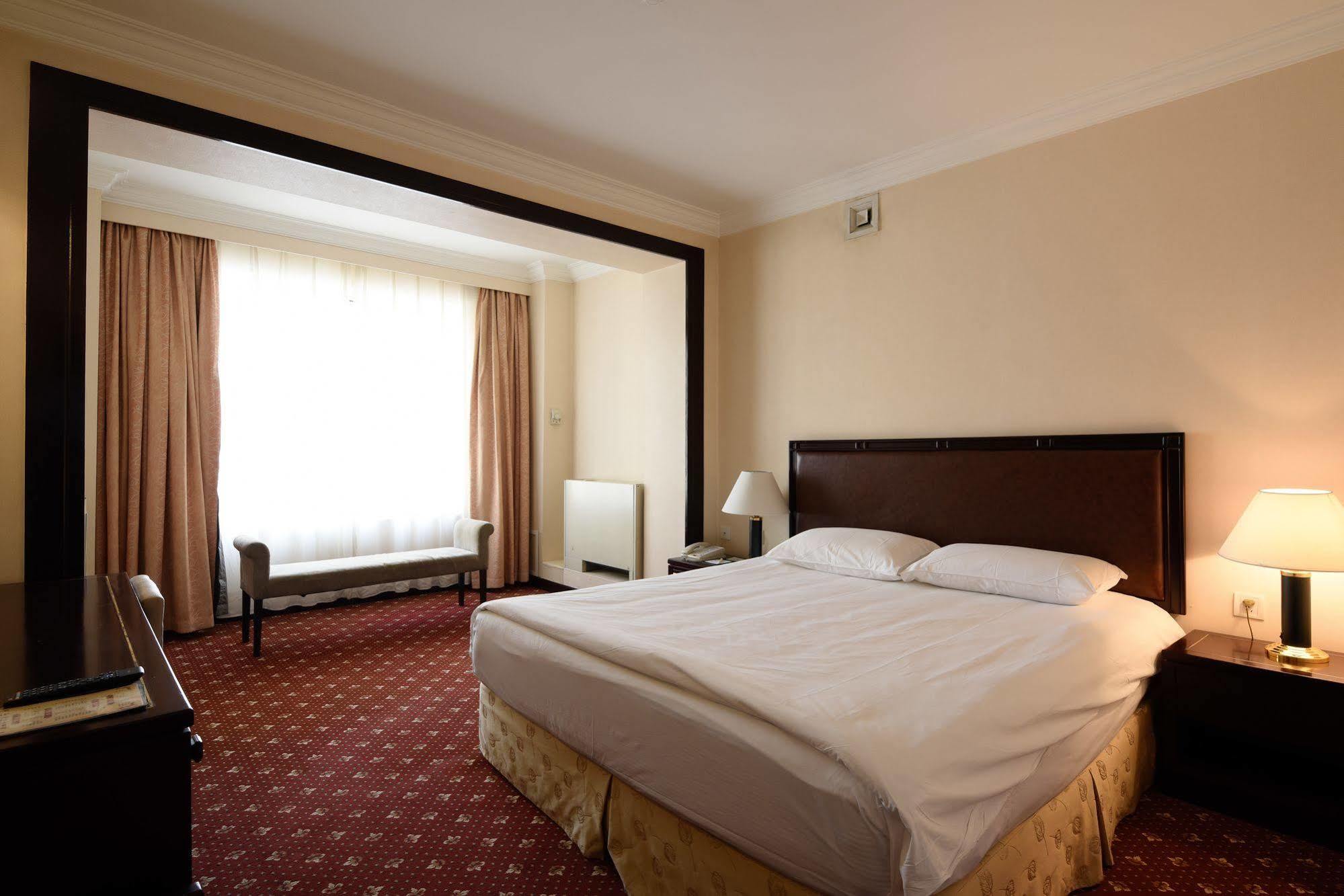Yanshan Hotel Peking Exteriör bild